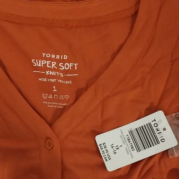 NWT Torrid Ruffle Top - Picture 5 of 5